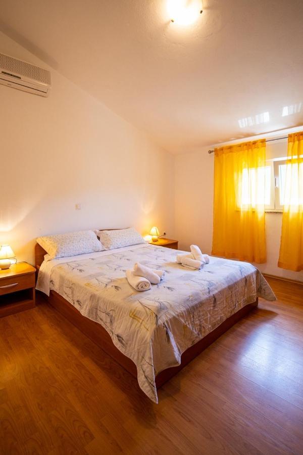 Apartments By The Sea Pasman - 8274 Екстериор снимка